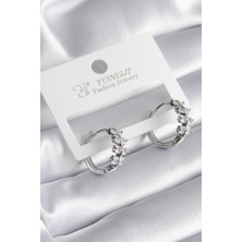 Hkursat Pirinç Gümüş Renk Zirkon Taşlı Kadın Küpe