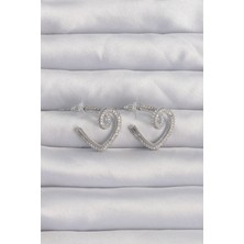 Hkursat Pirinç Gümüş Renk Zirkon Taşlı Kıvrımlı Yarım Kalp Küpe