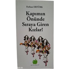 Spteks Kapımın Önünde Sıraya Giren Kızlar