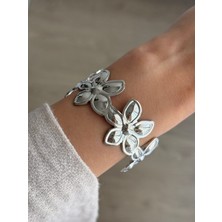 İrem Yıldız Çelik Çiçek Desen Silver Kelepçe