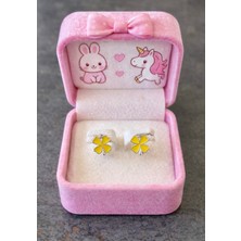 925 Ayar Gümüş Yonca Detaylı Mineli Kız Çocuk Küpesi . (Klipsli)