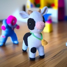 Aesco Hikaye ve Oyun Arkadaşı Amigurumi Oyuncak (Inek)