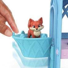 Aesco Mattel Karlar Ülkesi Minik Bebek Oyun Seti ve 10 Oyun Alanı, 3 Hayvan Dost, 8 Aksesuar, Birleştirilebilir Hikaye Alanları, JFG28