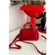 Lizzy Bag Kırmızı Suni Deri Tek Bölmeli Fermuarlı Ayarlanabilir Askılı El Omuz Çantası
