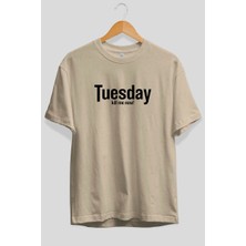 Ankhises Tuesday Ön Baskılı Bej Oversize T-Shirt Erkek Kadın Pamuk Bisiklet Yaka Tişort