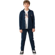 İrem Çocuk Giyim Erkek Çocuk Modern Yazı Çıtçıt Kapama Gömlek Beli Lastikli Pantolon Tişört Lacivert Renk Üçlü Takım