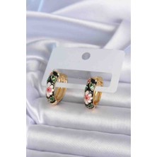 Butik Ayvitrin Pirinç Gold Renk  Renk Çiçek Işleme Detay Kadın Küpe