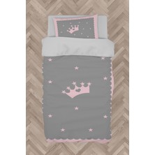 Mekta Home  Taç Yıldız Desenli Çerçeveli Nevresim Takımı