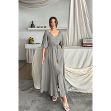 Drgy V Yaka Bel Boncuk Bağlamalı Müslin Elbise Yırtmaç Detaylı - Gri