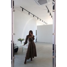 Özge Özgenç Kare Yaka Ekoseli Maxi Elbise