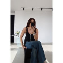 Özge Özgenç Kendinden Fitilli Askılı Atlet