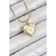 Skygo 316L Çelik Zincir Beyaz Sanatsal Portre Inci Detaylı Papatya Figürlü Kalp Model Gold Renk Kadı