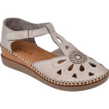 Floor Hakiki Deri Burnu Kapalı Kadın Sandalet MAK-702   Bej