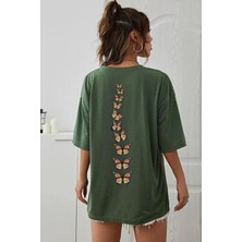 Trendseninle Kadın Haki Dikey Kelebekler Baskılı Oversize Tişört