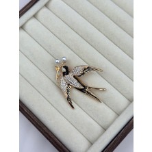 Luseda İthal İnci Detaylı Uçan Kuş Broş