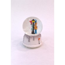 Zeflazerhediyelik Kişiye Özel Kış Aşkı Sokak Lambası Altında Çift Figürlü Kar Küresi (Orta Boy)