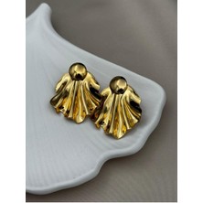 Luseda Gold Renk Heykelsi Form Kararmaz Çelik Küpe