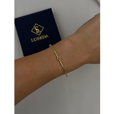 Luseda Pembe Taş Detaylı İnce Top Tasarımlı Gold Ayarlanabilir Bileklik