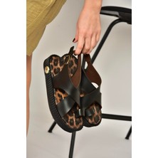 Fox Shoes Y390160503 Siyah Hakiki Deri Kalın Tabanlı Kadın Sandalet