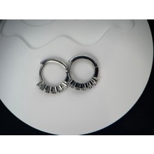 Luseda Taş Detaylı Gümüş Renk Kararmaz Çelik Halka Küpe