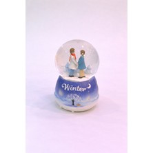 Zeflazerhediyelik Kişiye Özel Romantik Kış Manzaralı Kar Küresi | Çift Figürlü Biblo (Orta Boy)