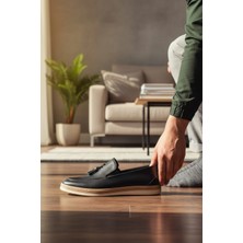 Enoch Hakiki Deri Siyah Püskül Detaylı ve Kontrast Tabanlı Erkek Loafer