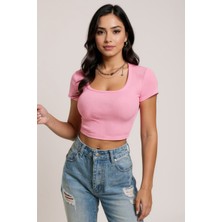 Kadın Pembe Yarım Kol Düz Yaka Crop Top Bluz – Şık, Rahat ve Kolay Kombinlenebilir