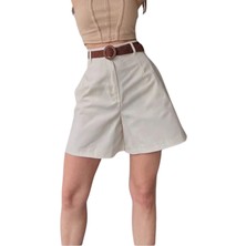 Rahat Kesim Kemerli Mom Şort -Krem