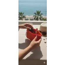 Esu Accessory Canlı Kırmızı Papatya Detaylı El Örgüsü Mini Portföy ve Makyaj Çantası