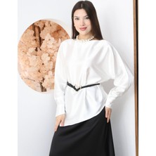 Moda Banuş Asimetrik Kemer Hediyeli Beyaz Saten Uzun Kol Gömlek