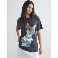 Lc Waikiki Yeni Sezon Bisiklet Yaka Tom & Jerry Baskılı Kadın Tişört