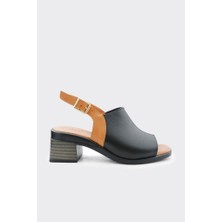 Derinet Hakiki Deri Topuklu Bilekten Bantlı Kadın Sandalet