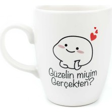 Palto Tasarım Güzelin Miyim Gerçekten? Krem Oval Kupa - Hediye Seramik Kupa