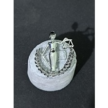 Vulwox Adalet Kadın Broş