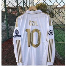 R.e.a.l M.a.d.r.i.d 2011/12 Sezonu Mesut Özil Deplasman Nostalji Forması (Byz)