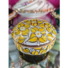 Manushum El Boyama Porselen Kapaklı Kuşlu Yuvarlak Lokumluk-Sarı