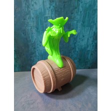 Hureggo Vintage ''fıçıdaki Korsan Hayaleti''temalı Kurmalı Figür Oyuncak & 10 cm
