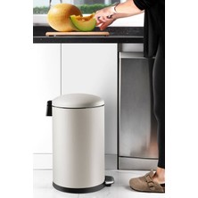 Primanova Bombe Kapaklı Yumuşak Kapanan Çelik Çöp Kovası 30 Lt - Mat Bej & Iç Kısım Siyah