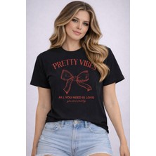 herkesemoda Pretty Vibes Baskı Detaylı Basic T-Shirt