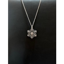 Luna Gümüş Taşlı Orta Boy Kar Tanesi Kadın Gümüş Kolye