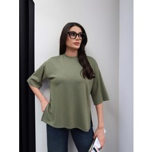 Esra Helvacı Yan Yırtmaçlı Tshirt