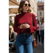 Tarz Cool Kadın Ispanyol Kol Yarım Balıkçı Detaylı Triko Kazak