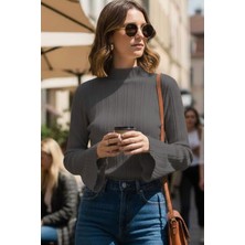 Tarz Cool Kadın Ispanyol Kol Yarım Balıkçı Detaylı Triko Kazak