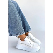 Veralya Natte Beyaz Cilt Bağcıklı Spor Ayakkabı