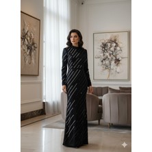 Sarıhan Önü ve Kolları Taş Bezeli Siyah Saten Elbise