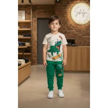 Zekalya Erkek Çocuk Kaykaylı Dinozor Baskılı Takım - %100 Pamuk Süprem Penye Üst ve 2 İplik Alt - Yeşil