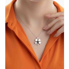 Modahilye 925 Ayar Gümüş 100 Dilde Seni Seviyorum Yazılı Yonca Şans Kolyesi