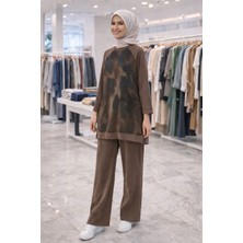 Moda Tesettür Kupra Kumaş Desenli Ikili Takım – Yan Fermuarlı Tunik & Bol Paça Pantolon – Rahat Şık Günlük Kombin
