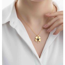 Modahilye 925 Ayar Gümüş 100 Dilde Seni Seviyorum Yazılı Altın Kaplama Sarı Renk Yonca Şans Kolyesi