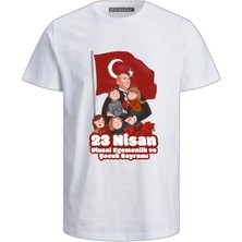 Efendioğlu Design Kısa Kollu Atatürk'e Sarılan Çocuklar Baskılı Pamuklu 23 Nisan Tişörtü